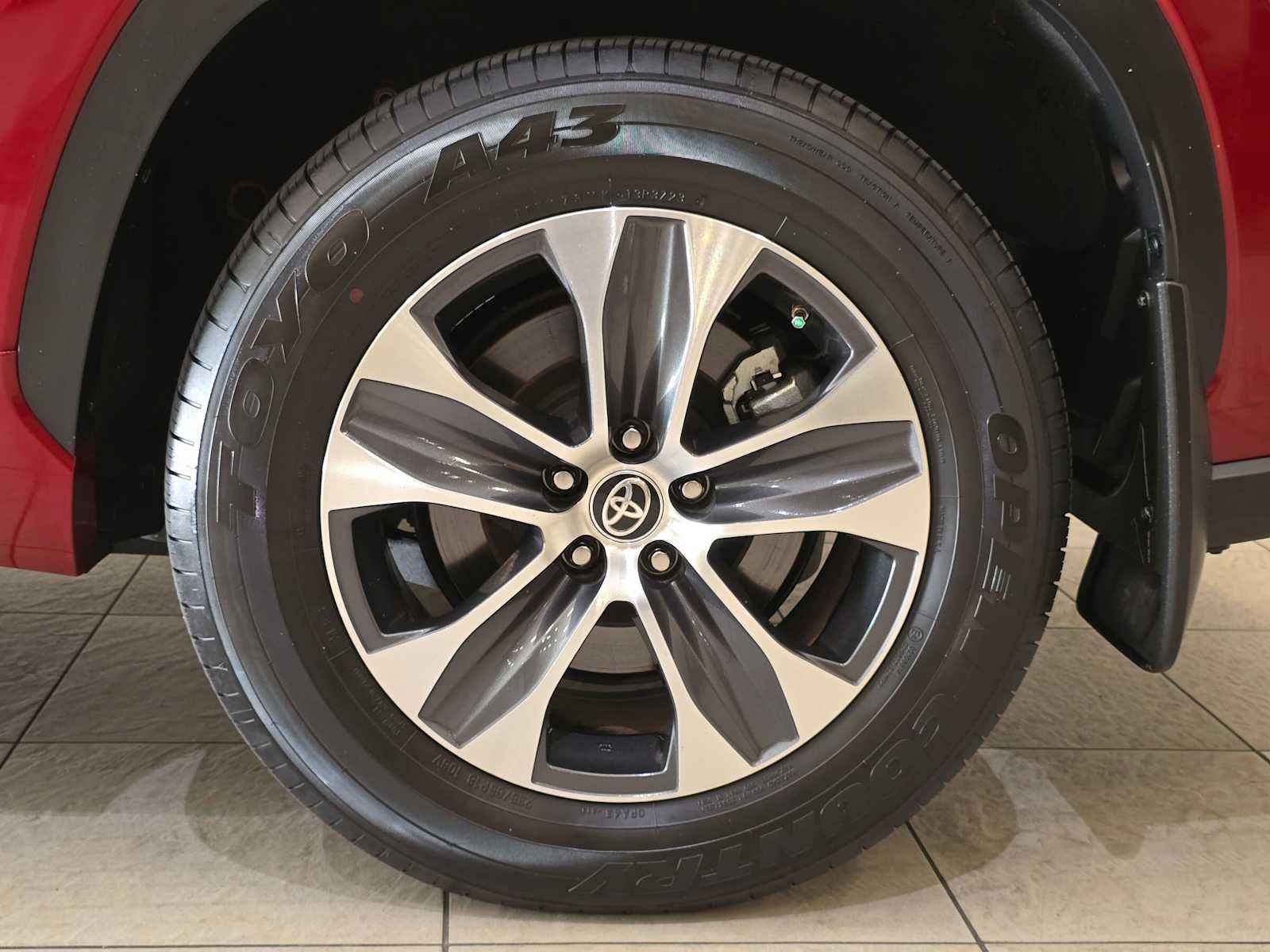 Used 2024 Toyota Highlander XLE AWD/4WD image 8