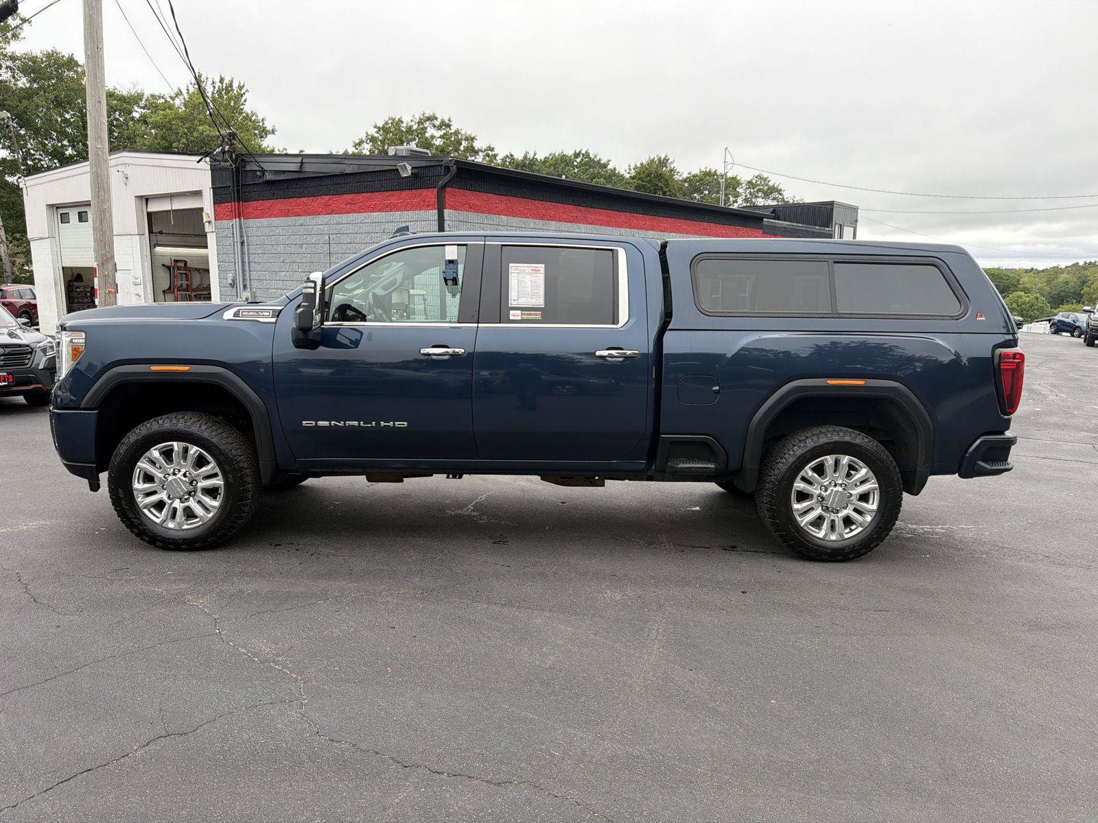 Used 2021 GMC Sierra 2500 Denali w/ Denali Ultimate Package AWD/4WD image 2