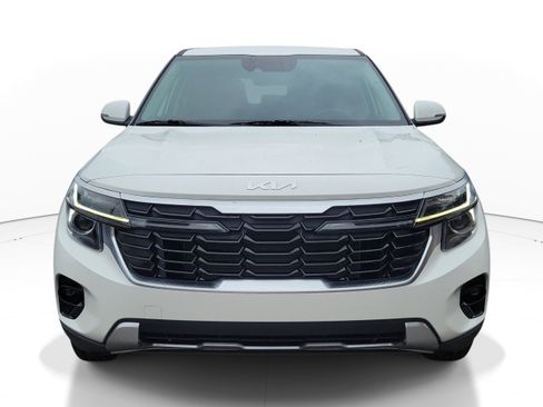 Used 2025 Kia Seltos S FWD image 2
