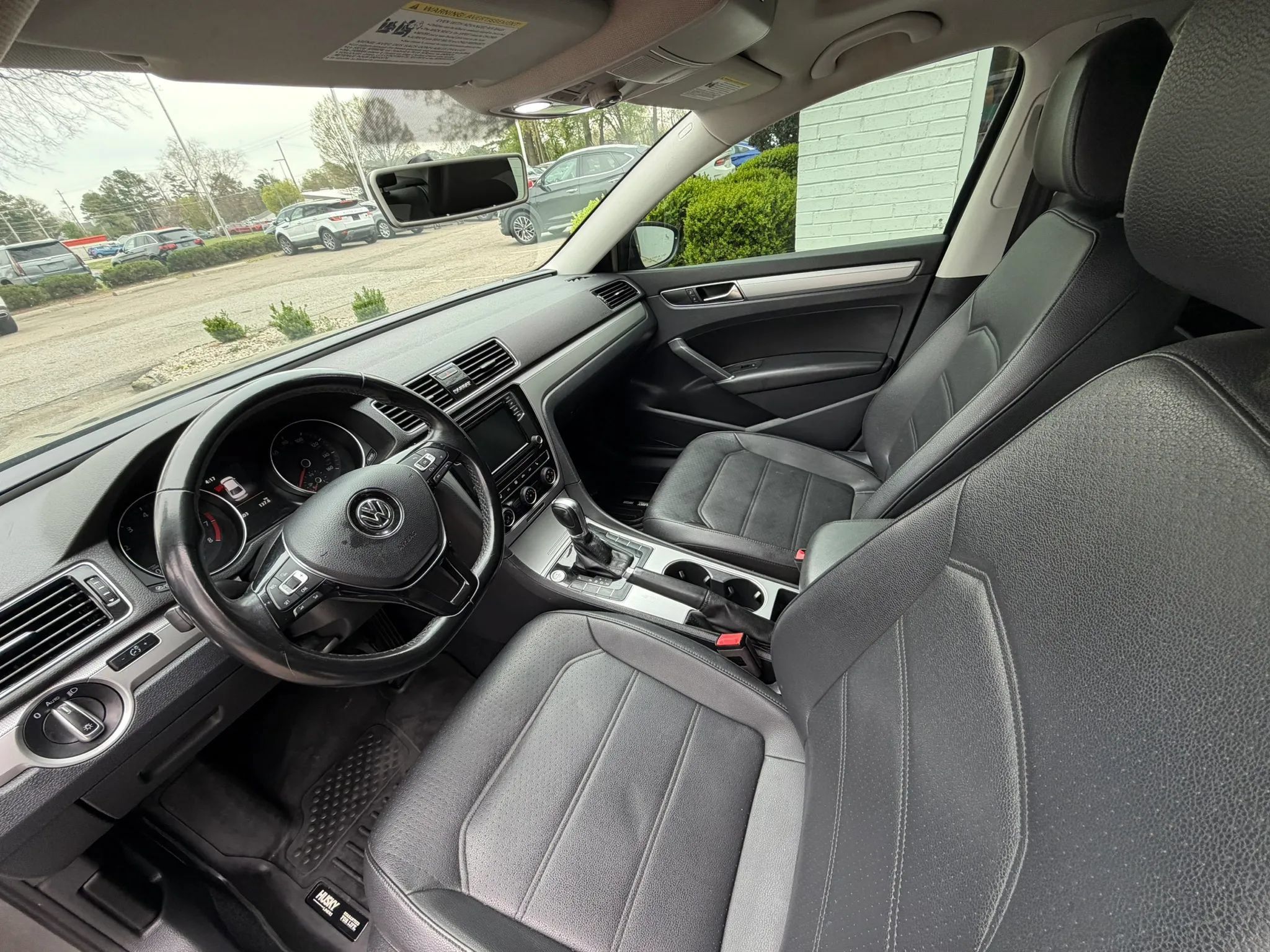 Used 2019 Volkswagen Passat 2.0T Wolfsburg FWD image 21