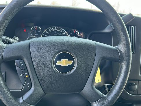 Used 2018 Chevrolet Express 3500 LT w/ LT Preferred Equipment Group image 19