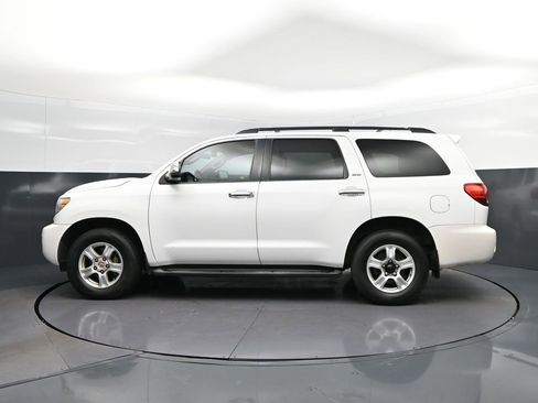 Used 2013 Toyota Sequoia SR5 RWD image 4