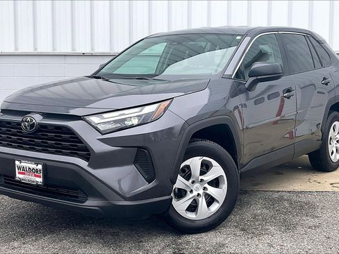 Used 2025 Toyota RAV4 LE image 2