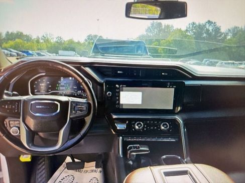 Used 2022 GMC Sierra 1500 Denali AWD/4WD image 9