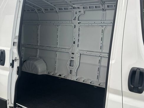 Used 2025 RAM ProMaster 2500 w/ Convenience Group FWD image 26
