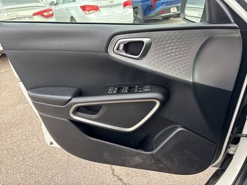 Used 2021 Kia Soul LX image 20