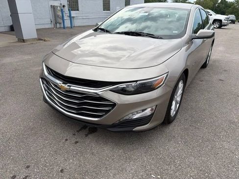 Used 2024 Chevrolet Malibu LT FWD image 3