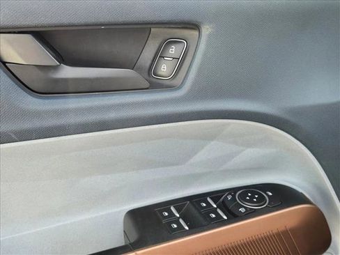 Certified 2022 Ford Maverick Lariat w/ Lariat Luxury Package image 9