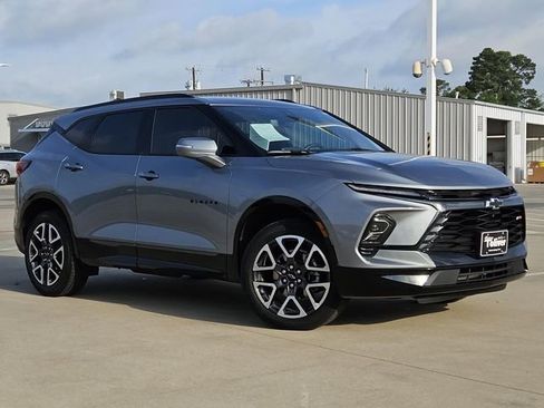 Used 2024 Chevrolet Blazer RS w/ Driver Confidence II Package FWD image 2