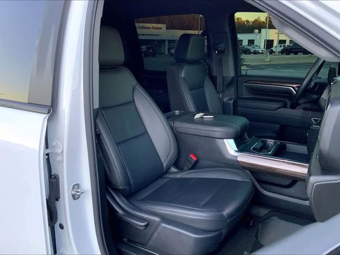 Used 2024 Chevrolet Silverado 2500 LT image 8