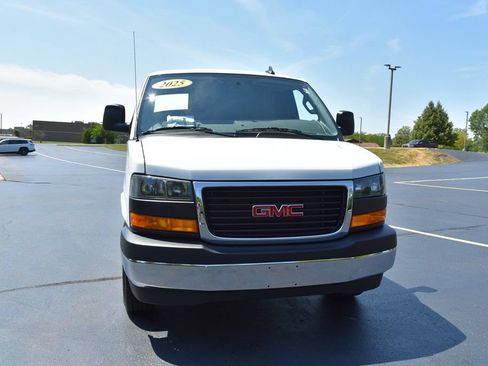 Used 2025 GMC Savana 2500 w/ Driver Convenience Package RWD image 2