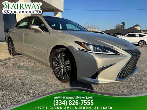 Used 2023 Lexus ES 350 w/ Premium Package image 4