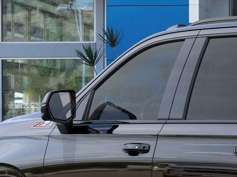 New 2026 Chevrolet Suburban Z71 w/ Comfort Package image 12