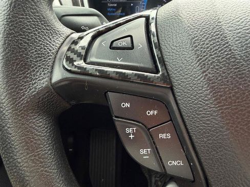 Used 2017 Ford Fusion SE FWD image 17
