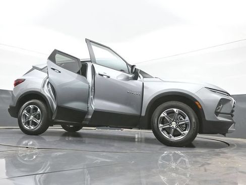 Used 2025 Chevrolet Blazer LT FWD image 50