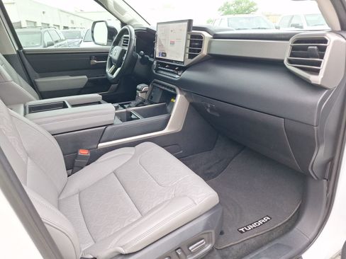 Used 2024 Toyota Tundra Limited AWD/4WD image 33