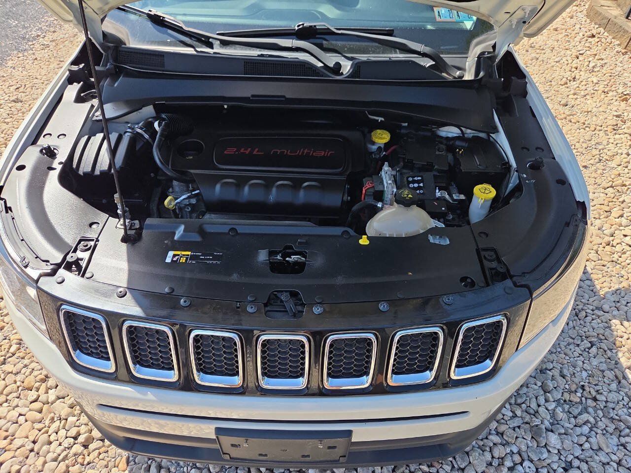 Used 2018 Jeep Compass Latitude w/ Popular Equipment Group AWD/4WD image 14