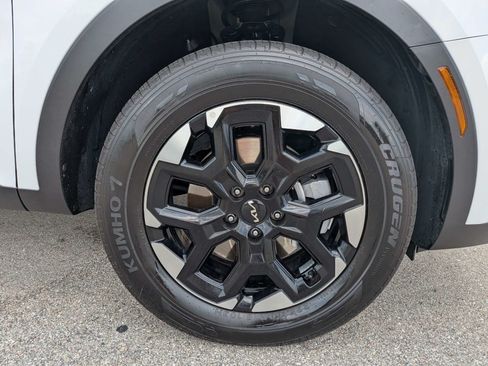 Certified 2025 Kia Sorento S AWD/4WD image 11