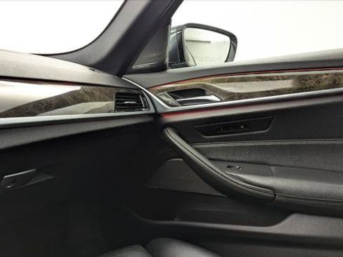 Used 2019 BMW 540i w/ Convenience Package image 30