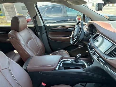Used 2018 Buick Enclave Avenir w/ Avenir Technology Package AWD/4WD image 8