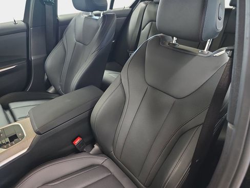 Used 2025 BMW 330i Sedan w/ Convenience Package image 17