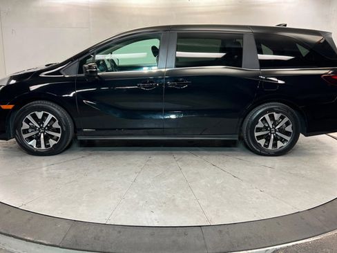 Used 2025 Honda Odyssey EX-L image 2