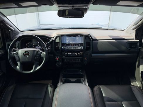Used 2021 Nissan Titan PRO-4X w/ Pro-4x Convenience Package image 15