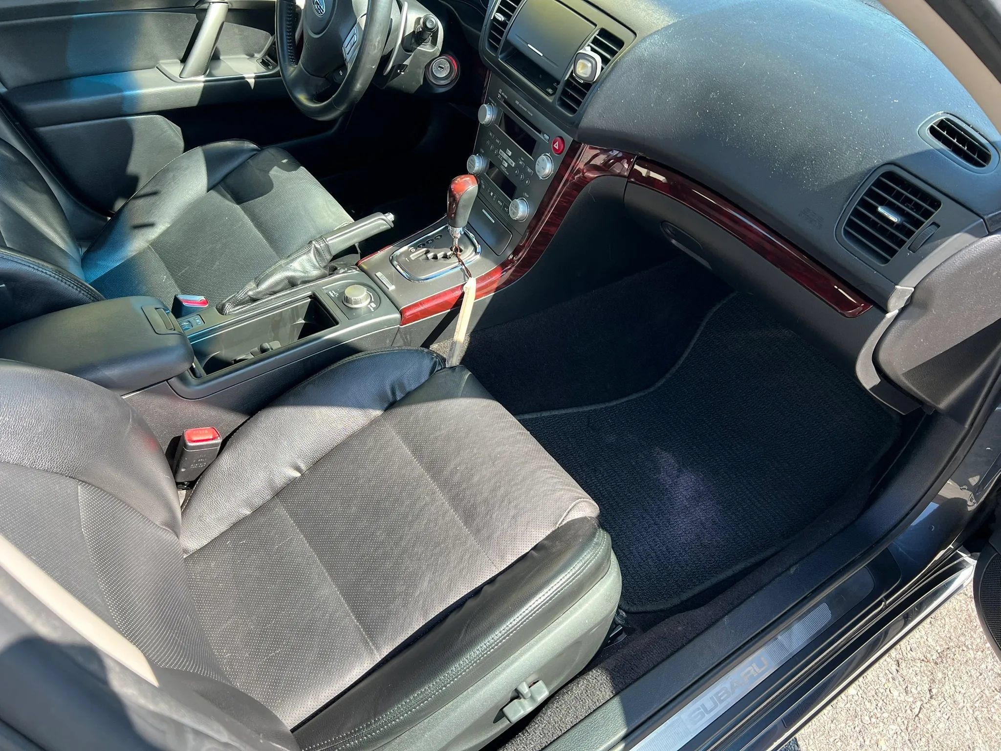 Used 2009 Subaru Legacy 3.0R Limited AWD/4WD image 8