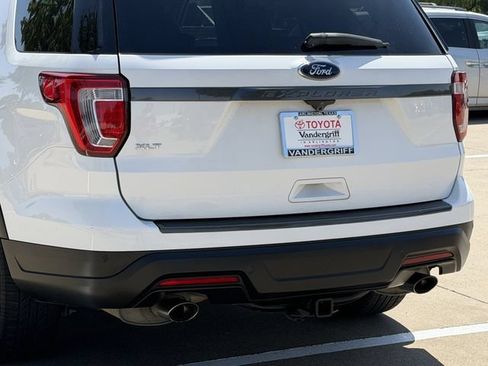Used 2019 Ford Explorer XLT w/ Equipment Group 202A FWD image 6