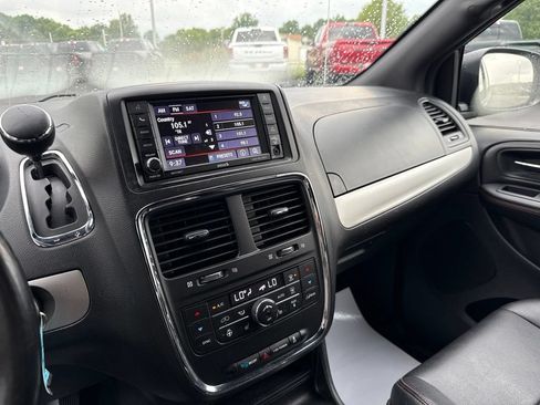 Used 2019 Dodge Grand Caravan GT FWD image 21