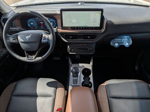 Used 2025 Ford Bronco Sport Outer Banks w/ Outer Banks Tech Package+ AWD/4WD image 12