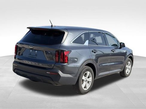 Used 2021 Kia Sorento LX FWD image 4