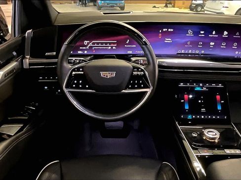 Used 2025 Cadillac Escalade Sport image 6