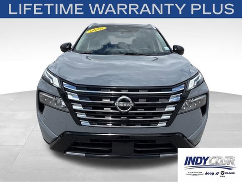 Used 2025 Nissan Rogue Platinum w/ Tech Package FWD image 2