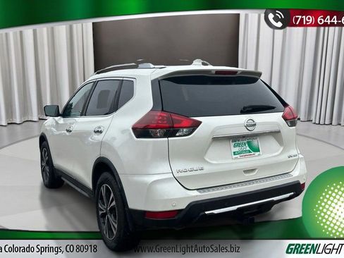 Used 2019 Nissan Rogue SV w/ Premium Package image 2
