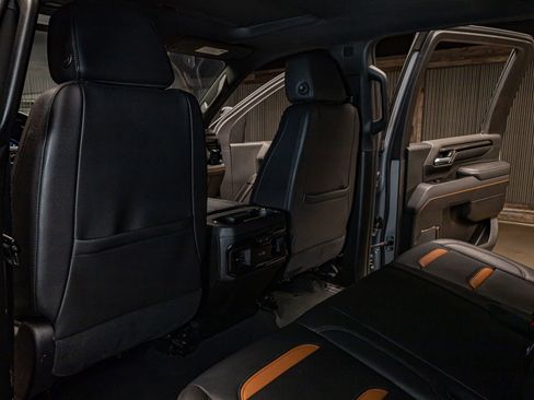 Used 2025 GMC Sierra 2500 AT4 w/ AT4 Premium Plus Package image 25