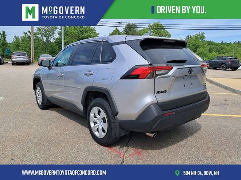 Used 2024 Toyota RAV4 LE AWD/4WD image 4