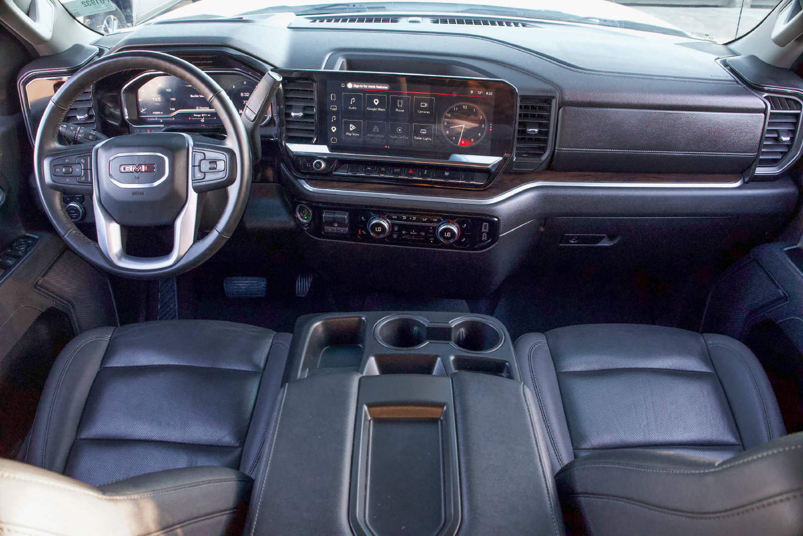 Used 2025 GMC Sierra 1500 SLT AWD/4WD image 2