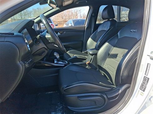 Used 2021 Kia Forte GT-Line image 15