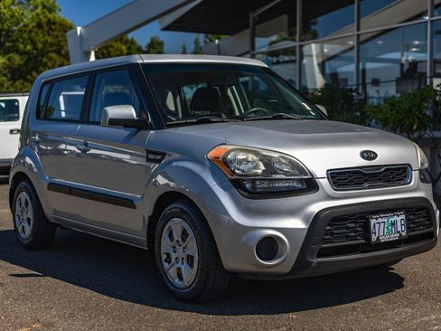 Used 2012 Kia Soul FWD image 6