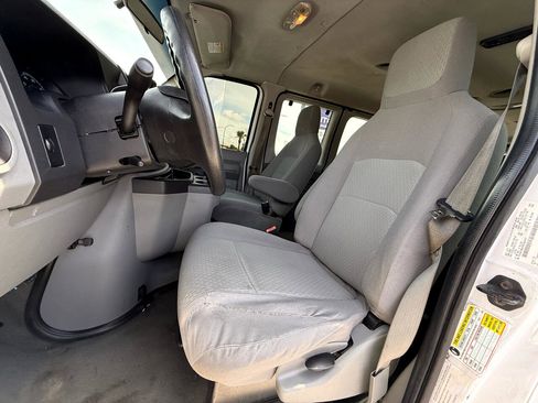 Used 2011 Ford E-150 and Econoline 150 image 13