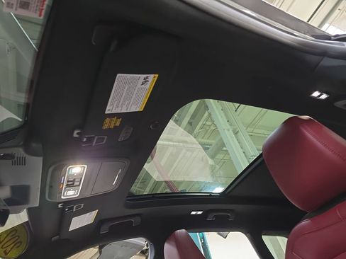 Used 2023 Lincoln Corsair Reserve w/ Equipment Group 201A image 34