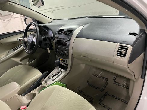 Used 2011 Toyota Corolla LE FWD image 13