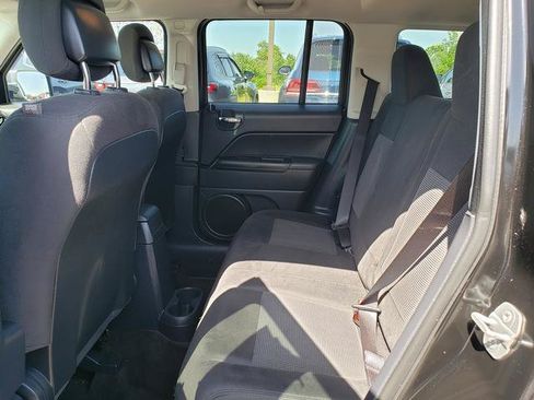 Used 2015 Jeep Patriot Latitude AWD/4WD image 13