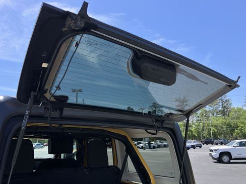 Used 2020 Jeep Wrangler Unlimited Sport AWD/4WD image 25