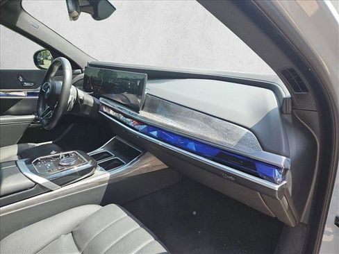 Used 2024 BMW 740i xDrive AWD/4WD image 20