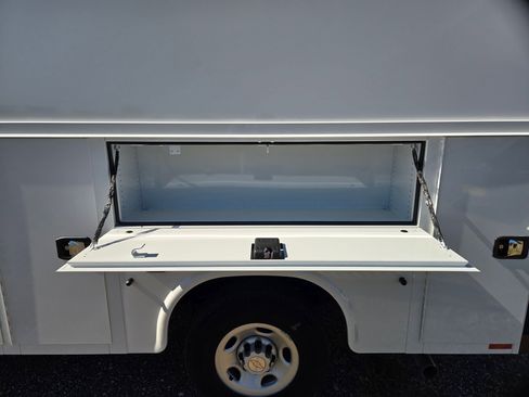 New 2025 Chevrolet Express 3500 w/ Power Convenience Package RWD image 19