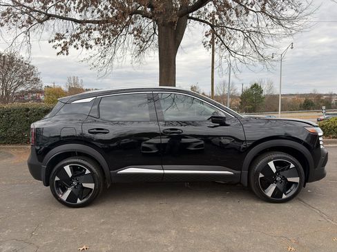 New 2026 Nissan Kicks SR w/ SR Premium Package image 8