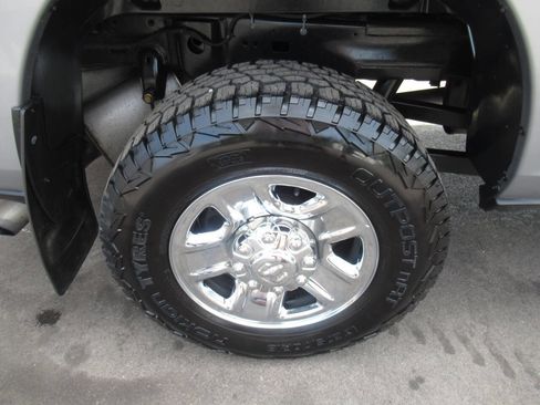 Used 2022 RAM 2500 Tradesman w/ Chrome Appearance Group image 8