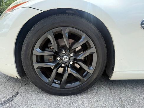 Used 2017 Nissan 370Z Touring RWD image 9